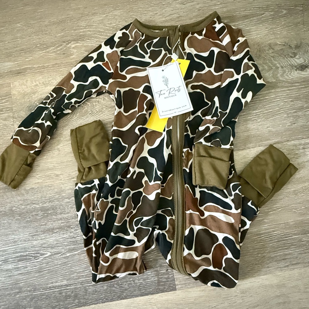 Two Roots 6-12 month Camouflage Zip Bamboo Pajamas NWT